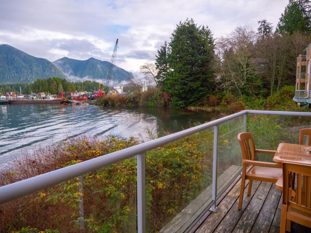 Waterfront View Of The Inlet, Short Walk To Town Apartment Tofino Exterior foto