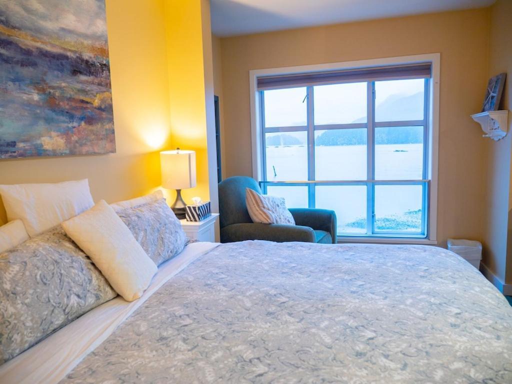 Waterfront View Of The Inlet, Short Walk To Town Apartment Tofino Exterior foto